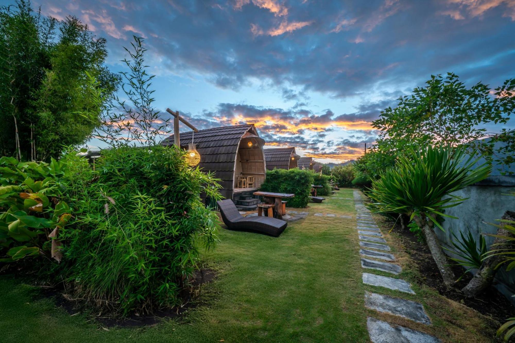 Tegal Bamboo Cottages & Private Hot Spring Baturaja  외부 사진